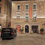 Palazzo Cortesi Pensión
