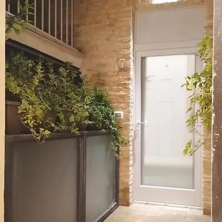 Palazzo Cortesi * Macerata