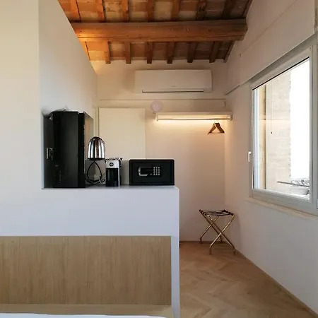 Palazzo Cortesi Boutique Pensión 4*