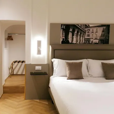 Palazzo Cortesi Boutique Pensión 4*
